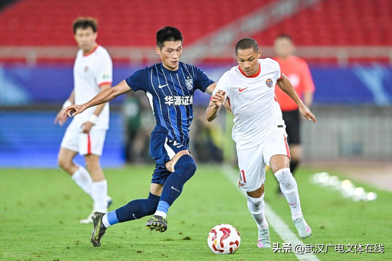 中超今夜走向成谜，武汉三镇篮板制胜，更衣室稳定，身体对抗强度拉满(17岁少年救三位姑娘后续)开云体育官网